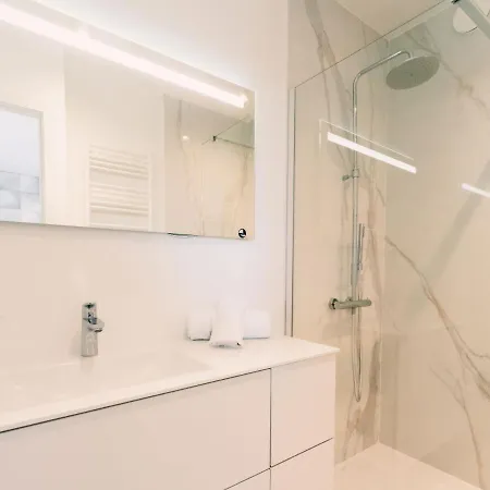 Sky Tower One By Interhome Appartement