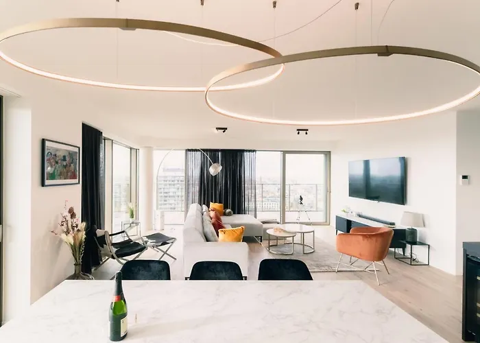 Sky Tower View With Parking By Interhome 아파트 *