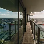 Sky Tower View With Parking By Interhome Daire *