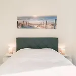 Sky Tower View With Parking By Interhome Daire *